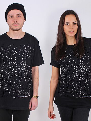 Black t shirt with white dots online